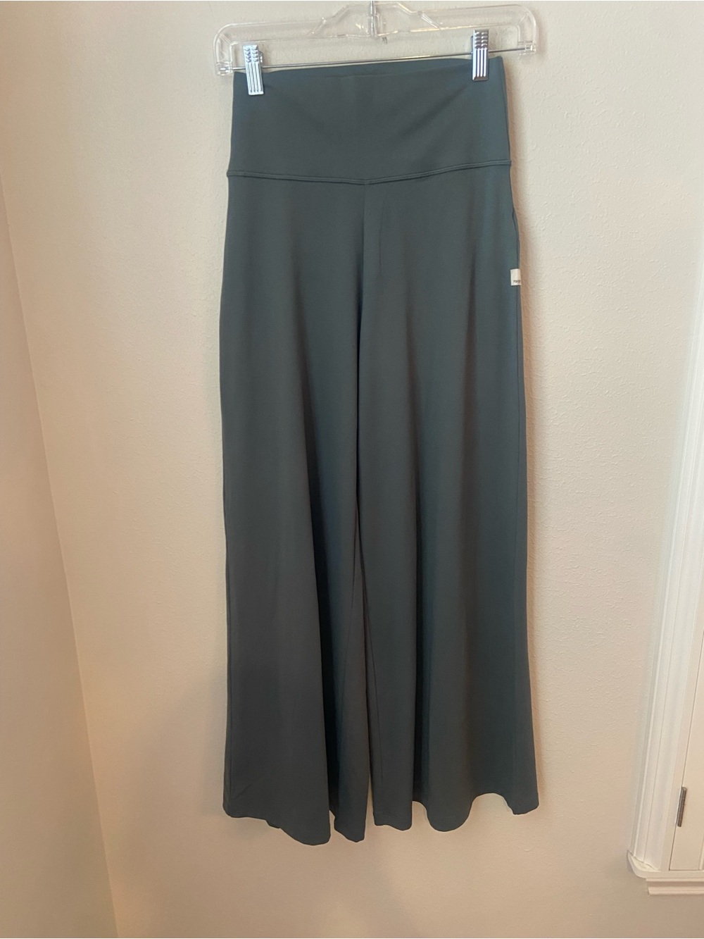 Vuori Halo Easy Wideleg Pant Women’s Small Green Wide Leg Pants